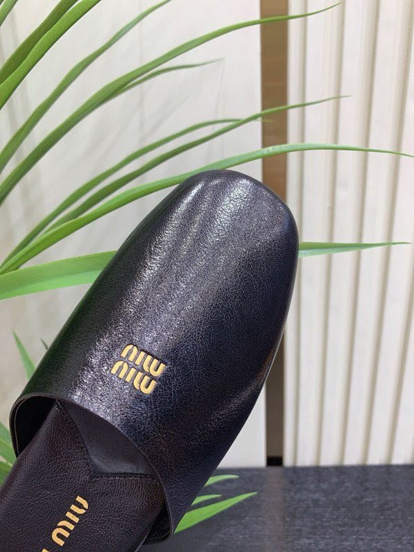 Slippers leather women's фото 4