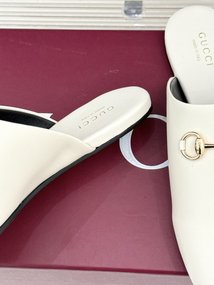 Капці шкіряні жіночі фото 6