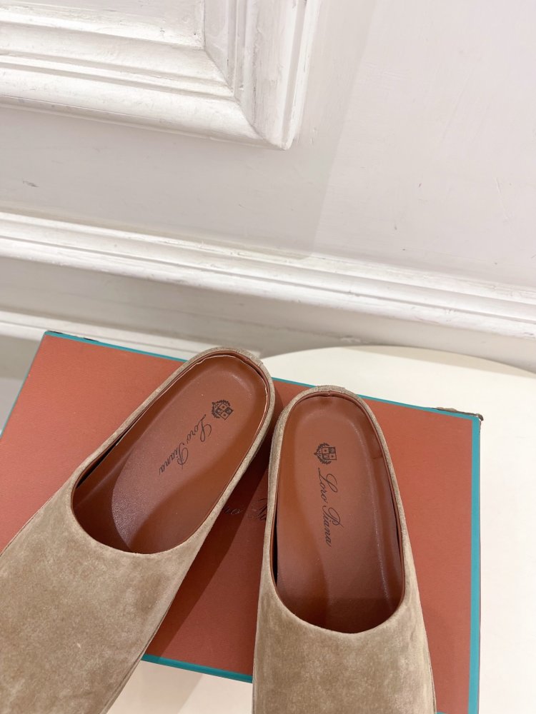 Slippers leather фото 7