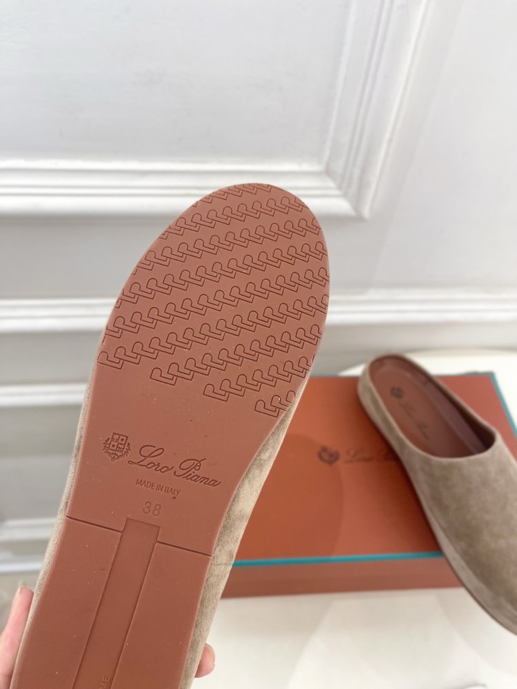 Slippers leather фото 9