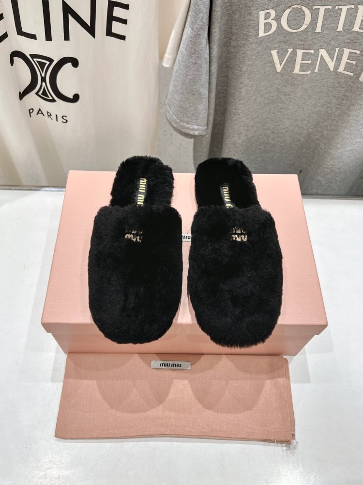 Slippers fur women's