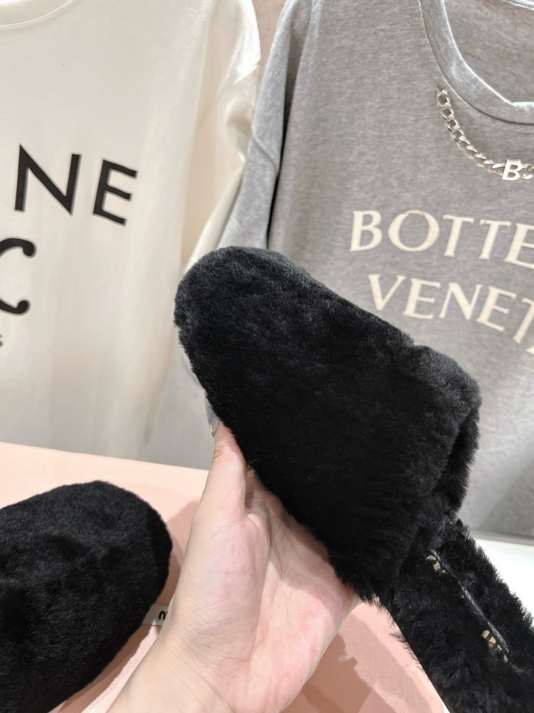 Slippers fur women's фото 3