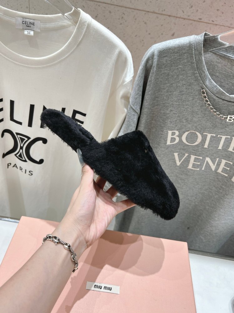 Slippers fur women's фото 6