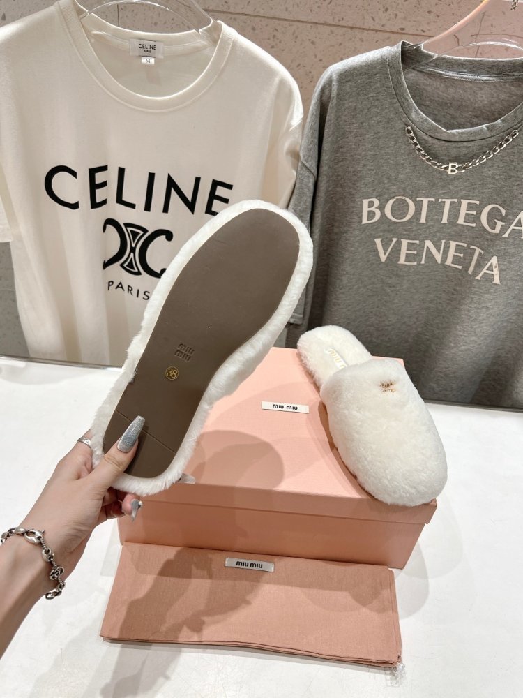 Slippers fur women's фото 9