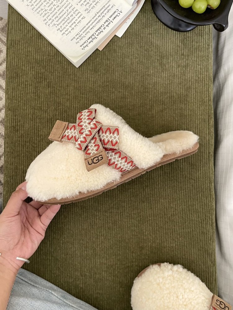 Slippers on fur women's фото 3