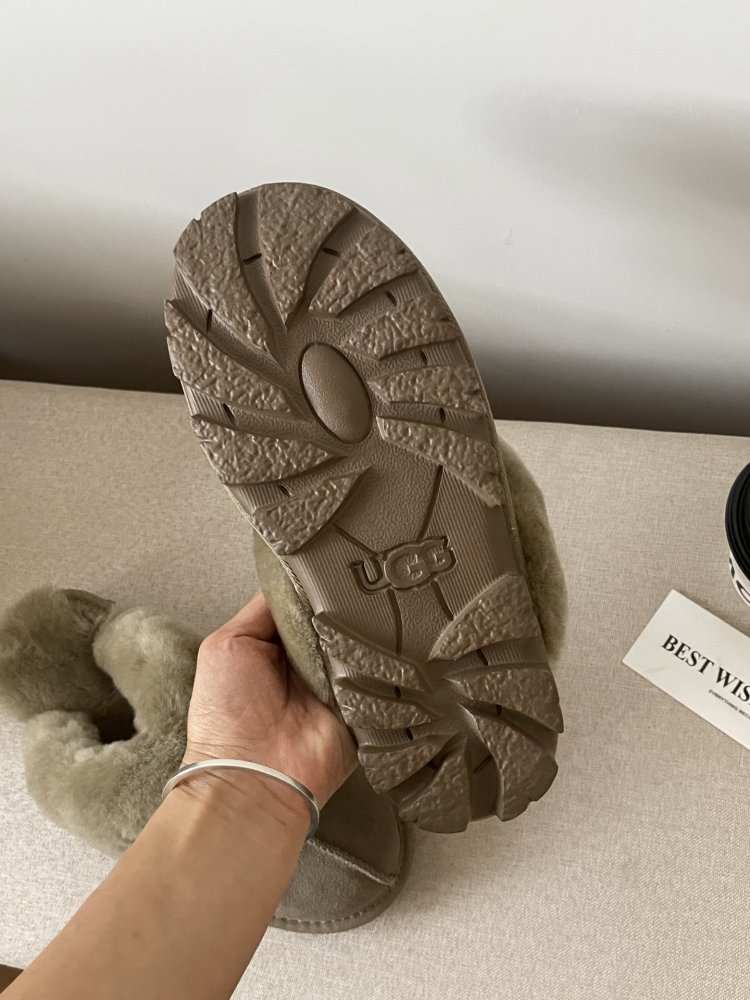 Slippers on fur women's фото 4