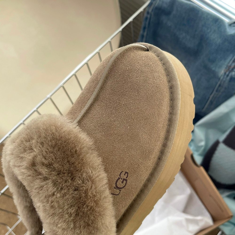 Slippers on fur women's фото 4