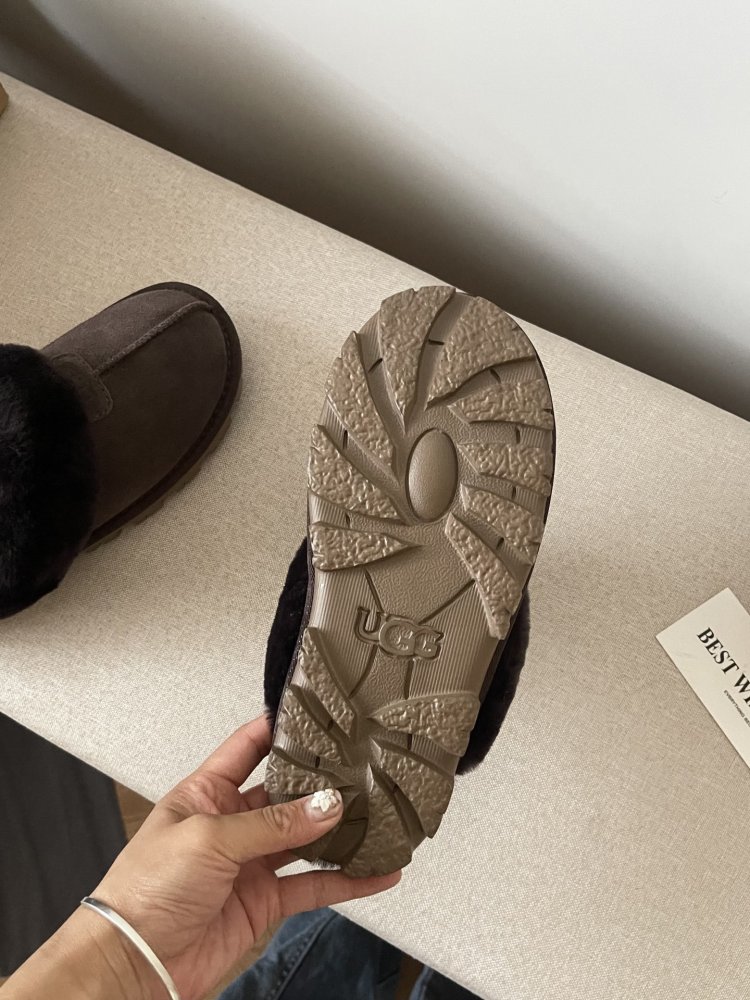 Slippers on fur women's фото 6