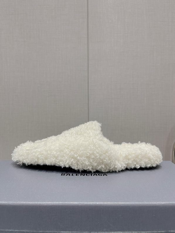 Тапочки женские на меху фото 3