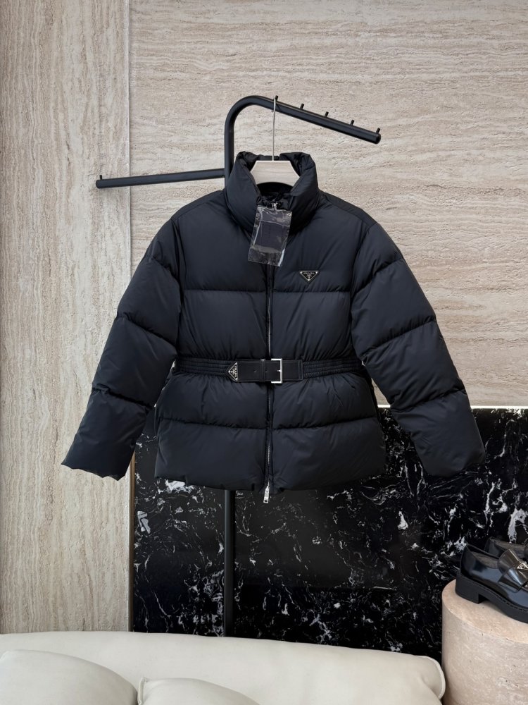 Warm short Down jacket from long sleeves