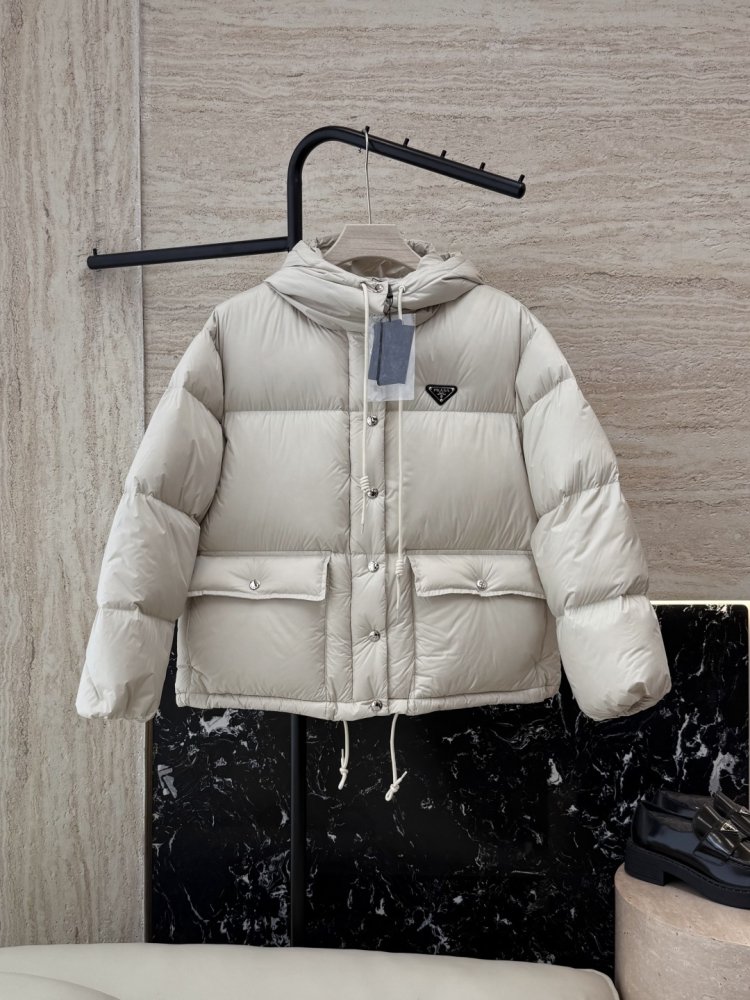 Warm short Down jacket from long sleeves