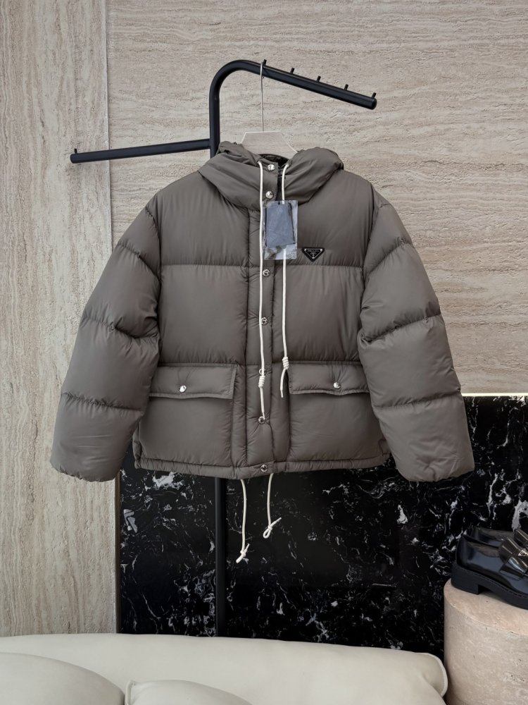 Warm short Down jacket from long sleeves