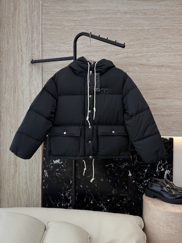 Warm short Down jacket from long sleeves