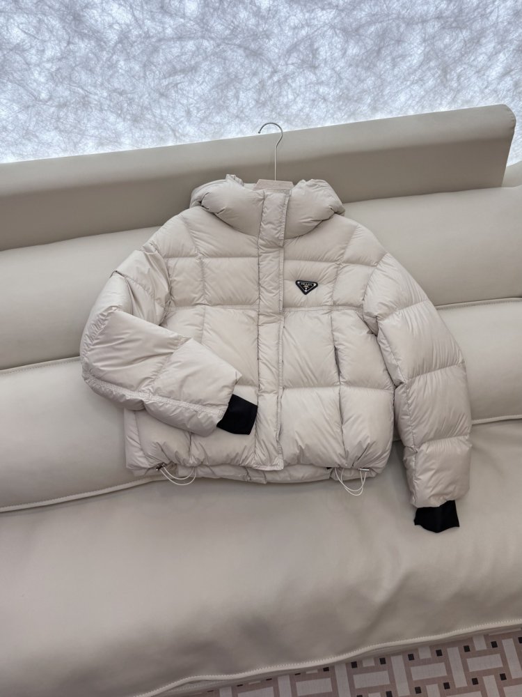 Теплый короткий пуховик с длинными рукавами фото 3