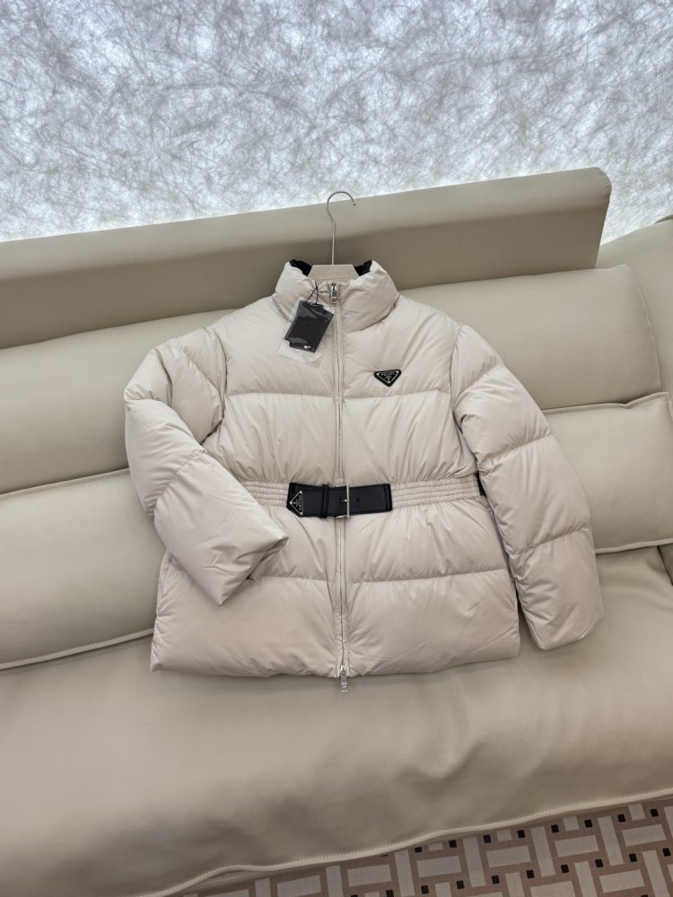 Теплый короткий пуховик с длинными рукавами фото 3