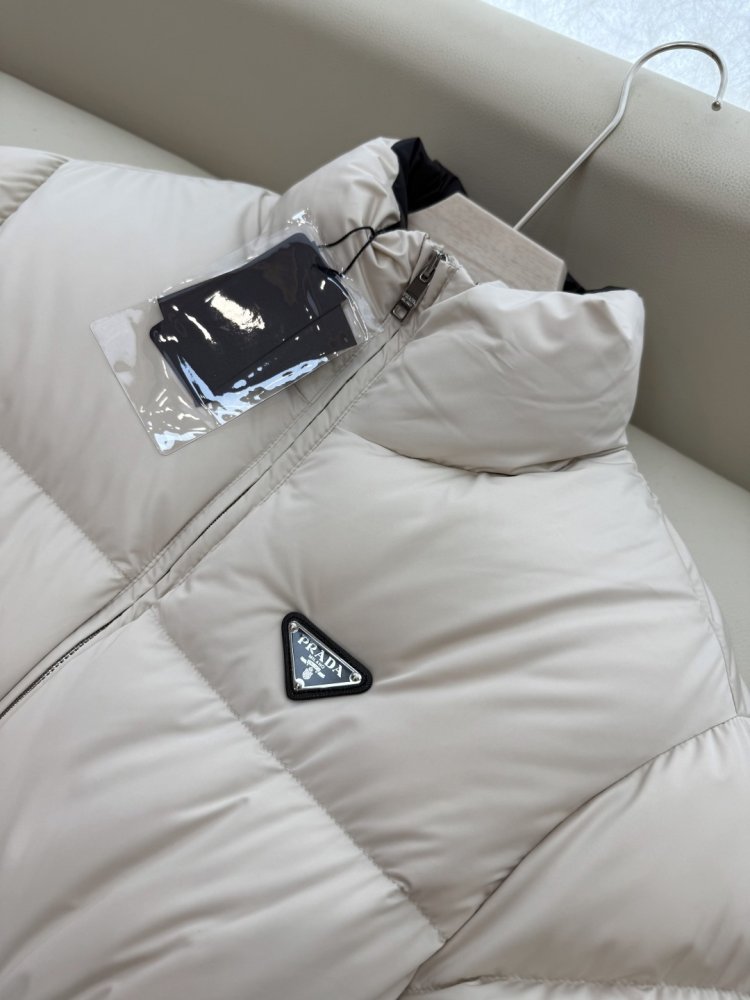 Теплый короткий пуховик с длинными рукавами фото 6