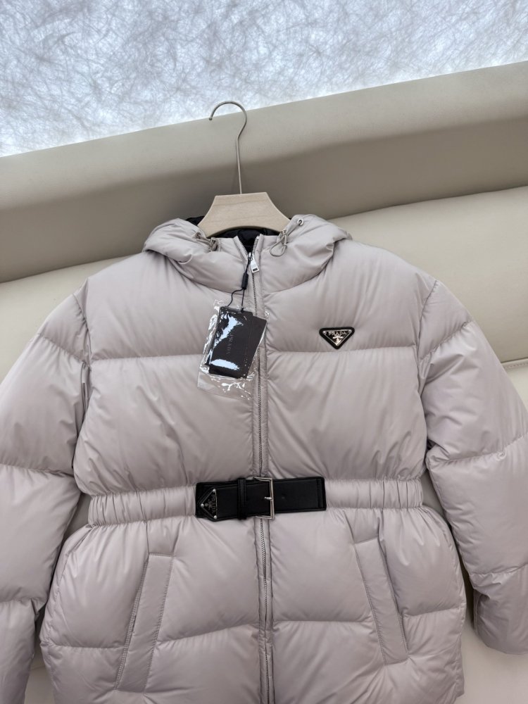 Теплый пуховик с длинными рукавами и капюшоном фото 6