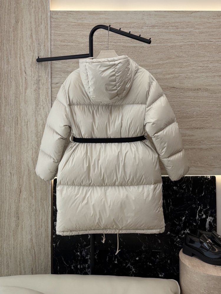 Теплый пуховик с длинными рукавами фото 2