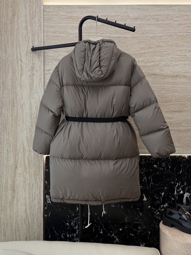 Теплый пуховик с длинными рукавами фото 2