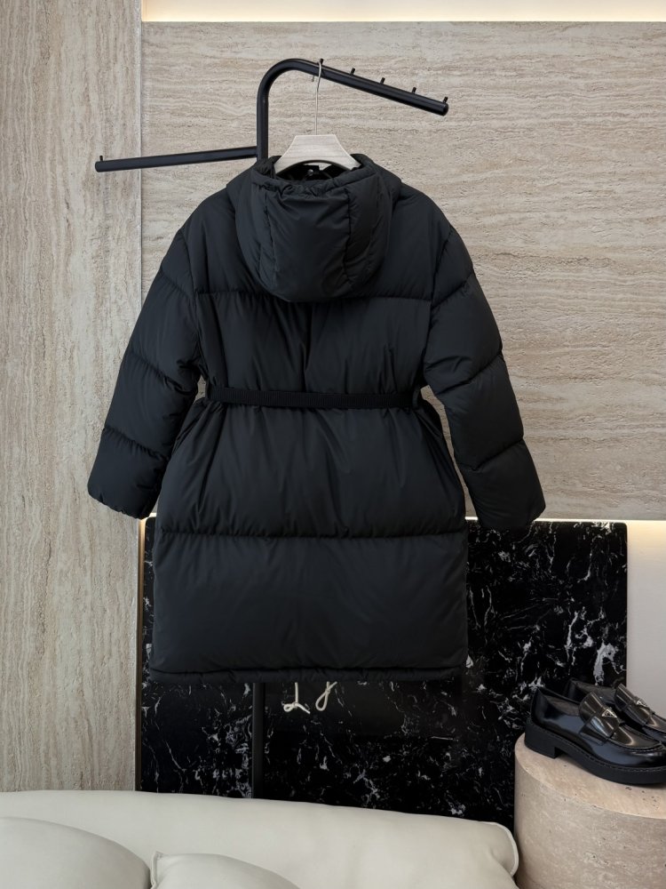 Теплый пуховик с длинными рукавами фото 2