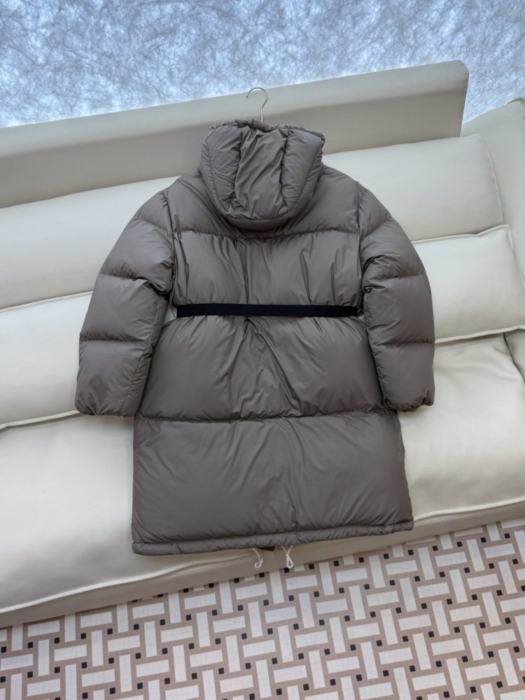 Теплый пуховик с длинными рукавами фото 5