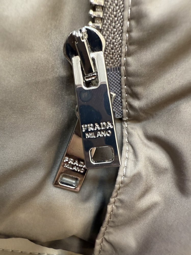 Теплый пуховик с длинными рукавами фото 8