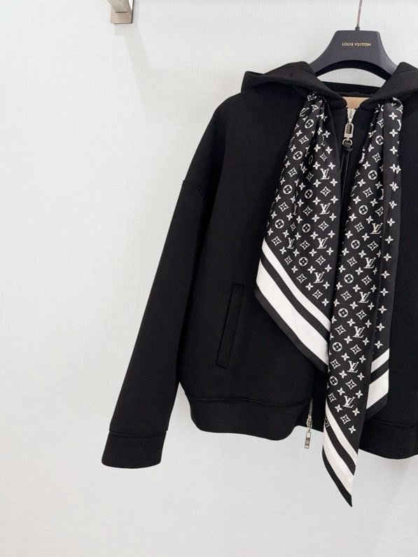 Толстовка на молнии с шелковым платком фото 4