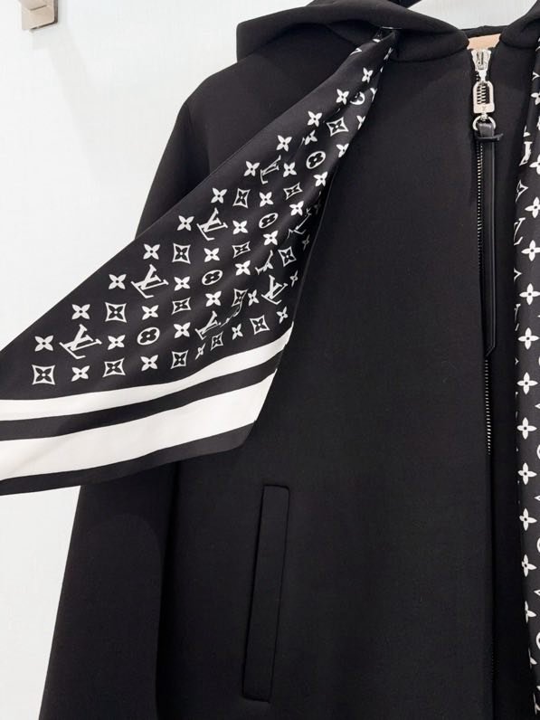 Толстовка на молнии с шелковым платком фото 5