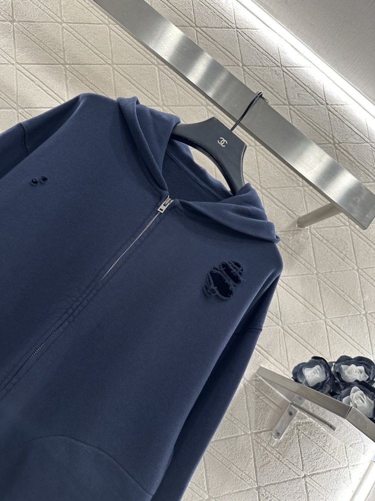 Толстовка з капюшоном і рваними елементами на блискавки фото 3