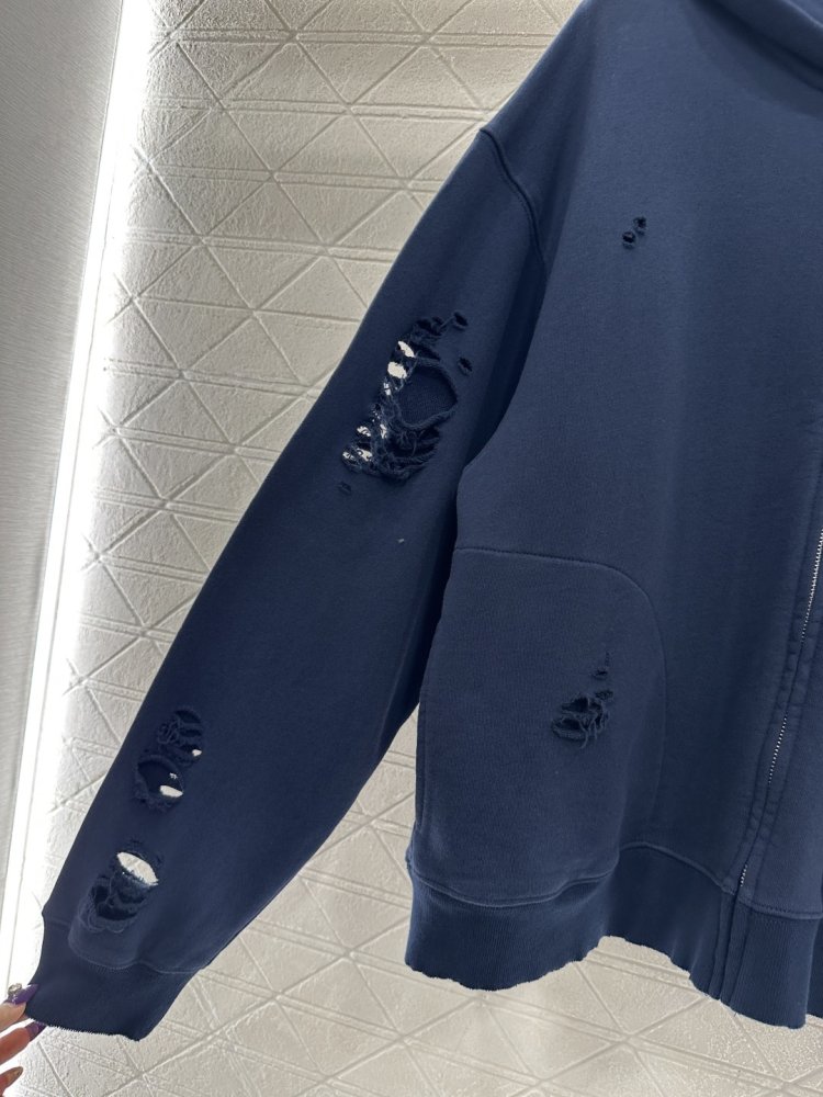 Толстовка з капюшоном і рваними елементами на блискавки фото 6