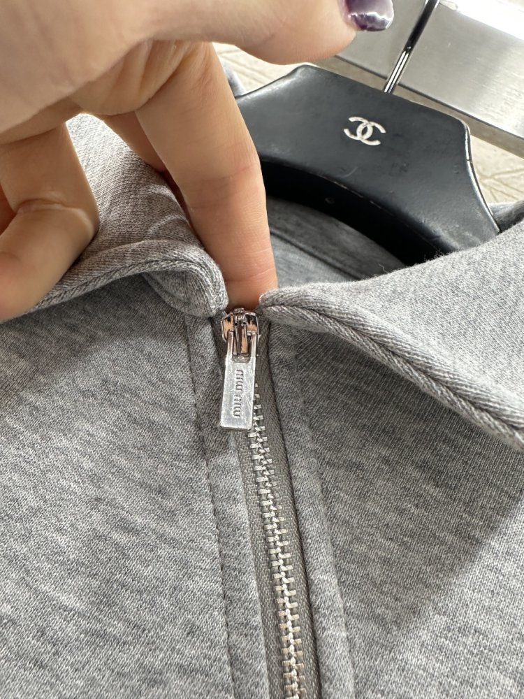 Hoody from collar фото 7