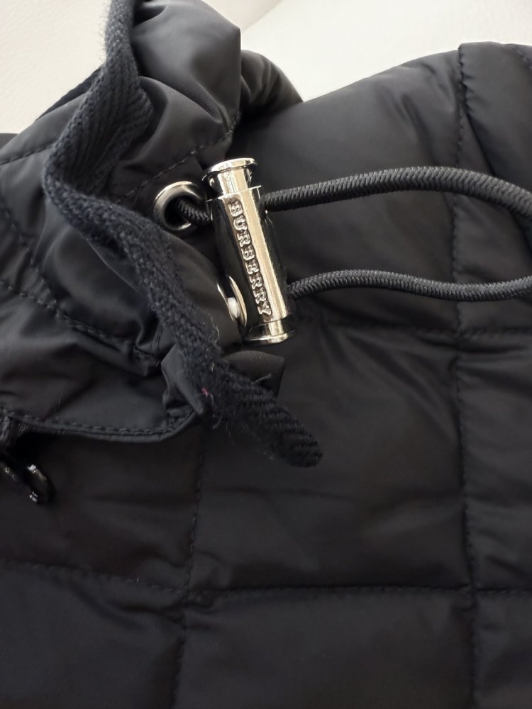 Тонкий укороченный пуховик в ромбовидную клетку фото 7