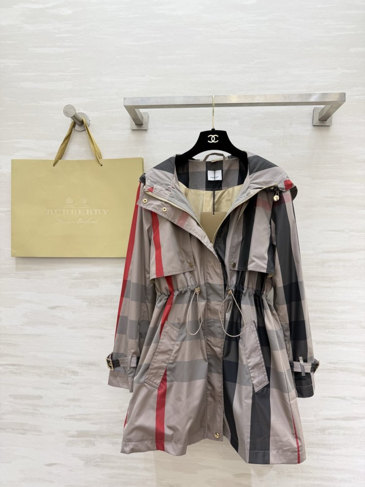 Trench from hood and close-fitting silhouette