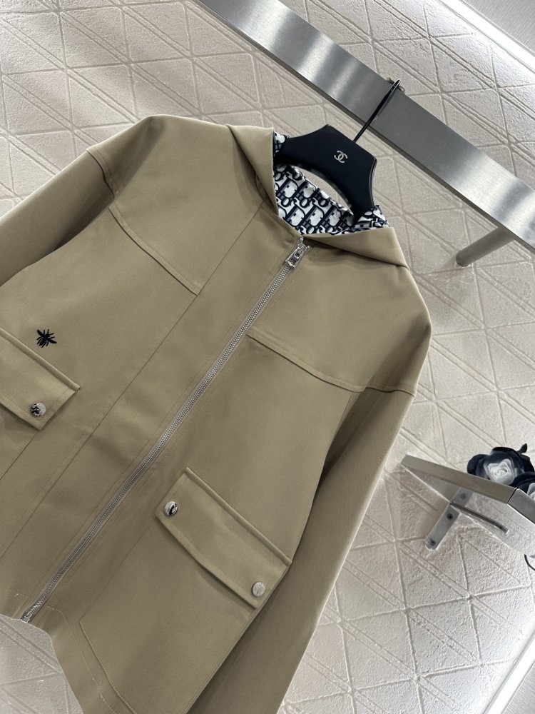 Тренча с капюшоном фото 3