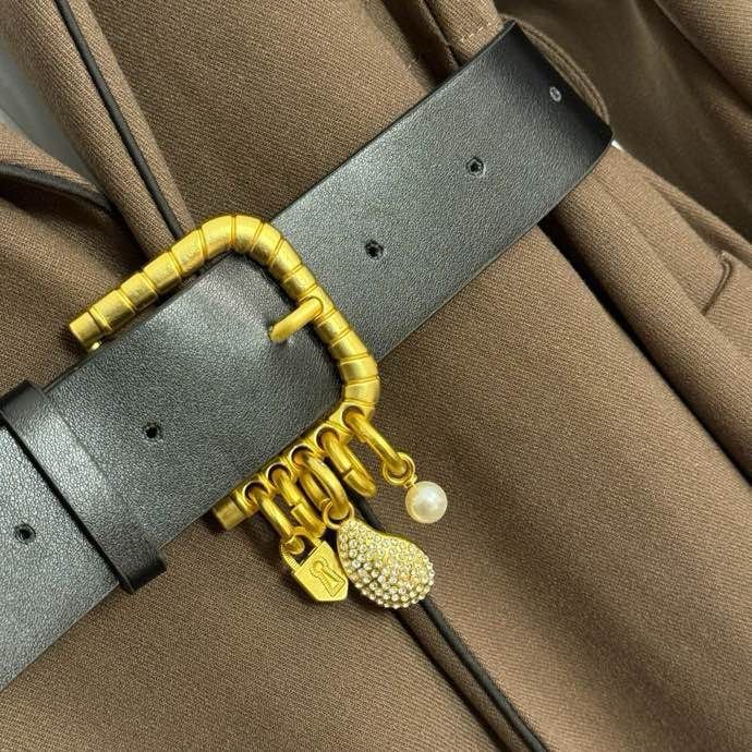 Trench coat from facings, fitted фото 2