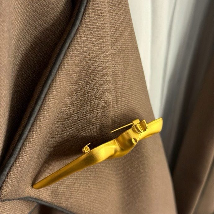 Trench coat from facings, fitted фото 3