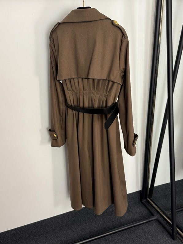 Trench coat from facings, fitted фото 5