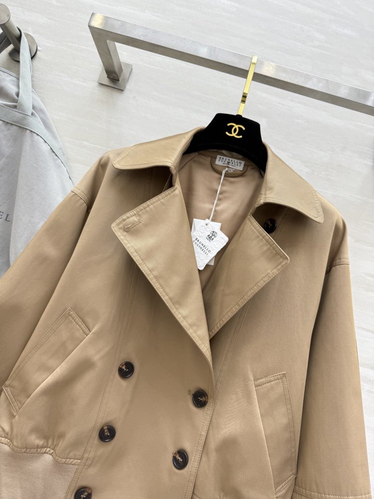 Тренчкот с отворотами фото 5