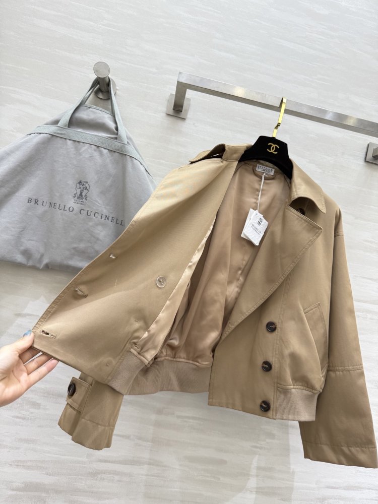 Тренчкот с отворотами фото 7