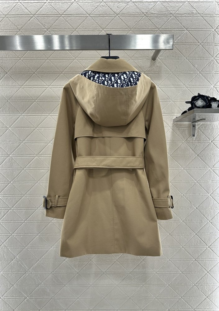 Тренчкот з поясом і вилогами фото 2