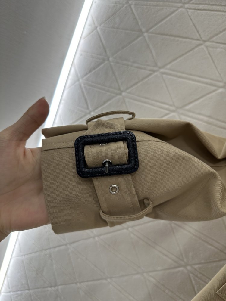 Тренчкот з поясом і вилогами фото 6