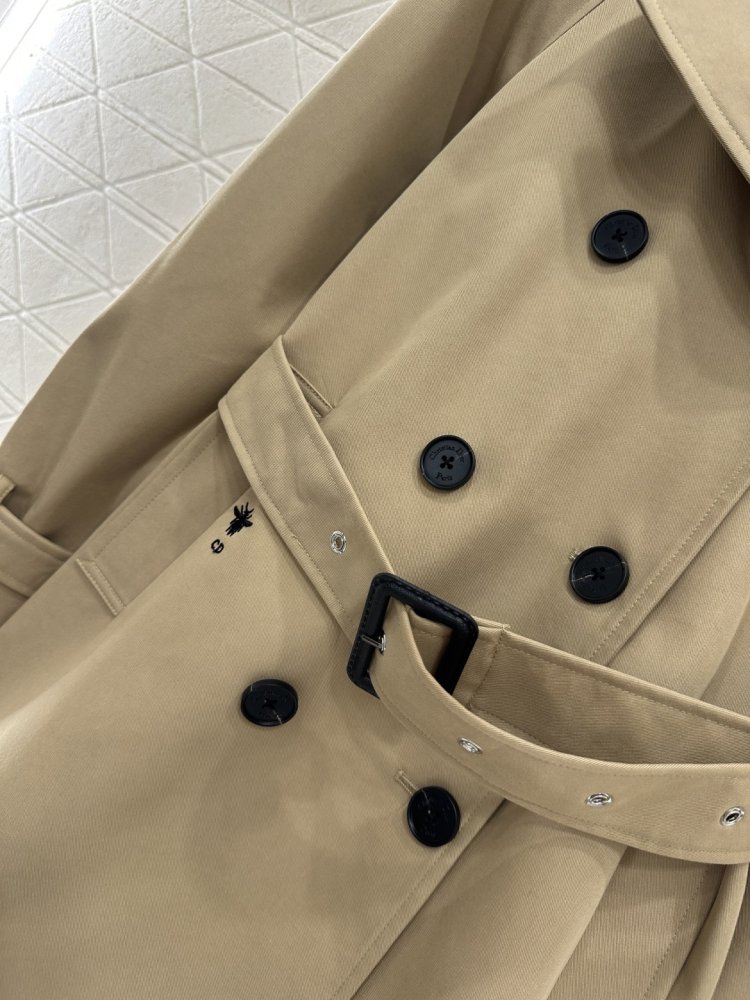 Тренчкот з поясом і вилогами фото 7