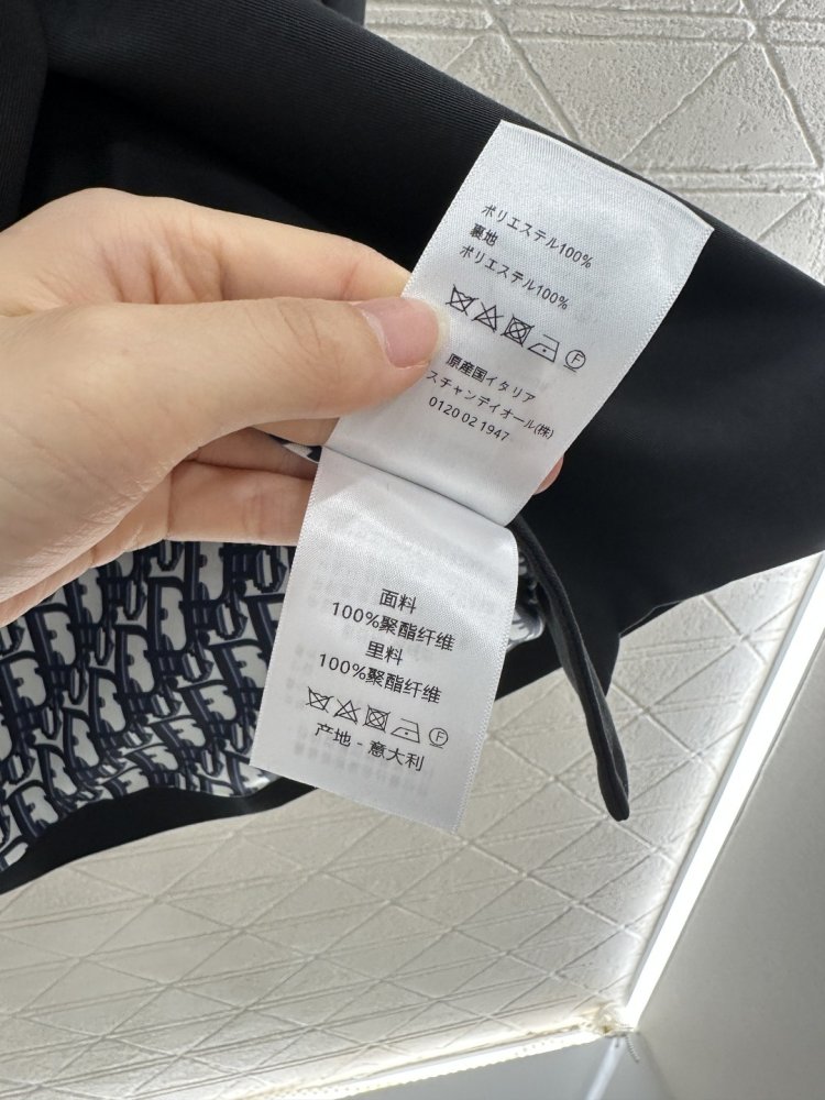 Тренчкот з поясом і вилогами фото 9