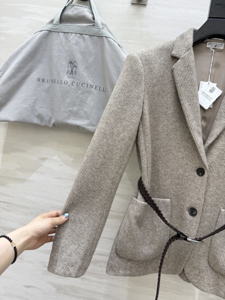 Трикотажный блейзер женский фото 3