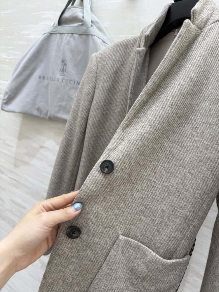 Трикотажный блейзер женский фото 5