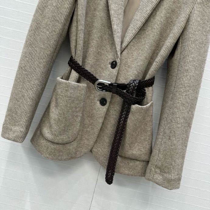 Трикотажный блейзер женский фото 6