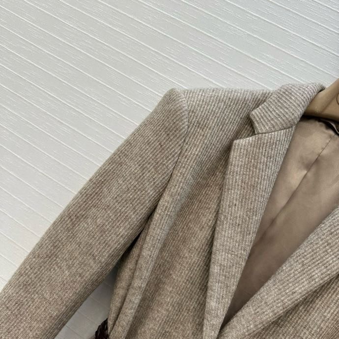 Трикотажный блейзер женский фото 7