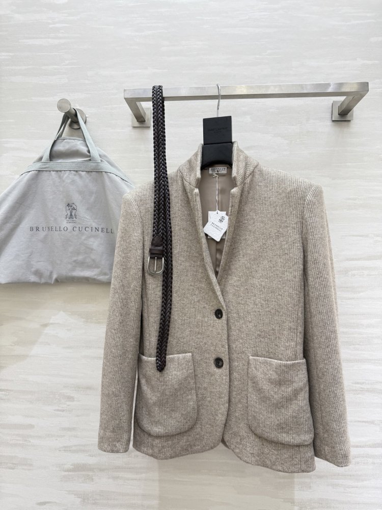 Трикотажный блейзер женский фото 7