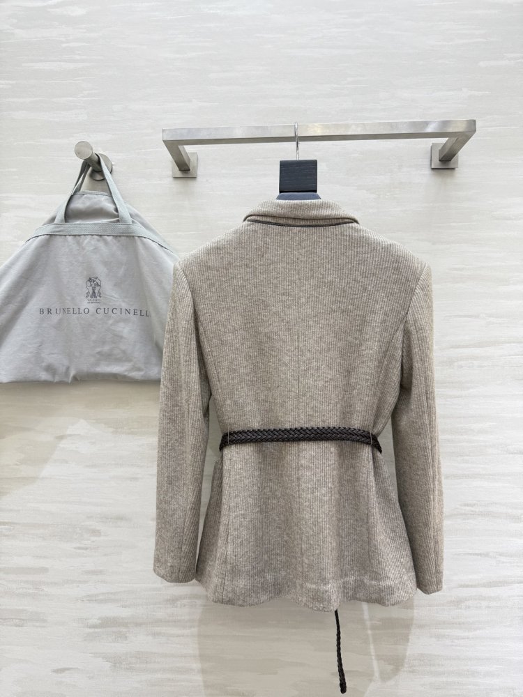 Трикотажный блейзер женский фото 8