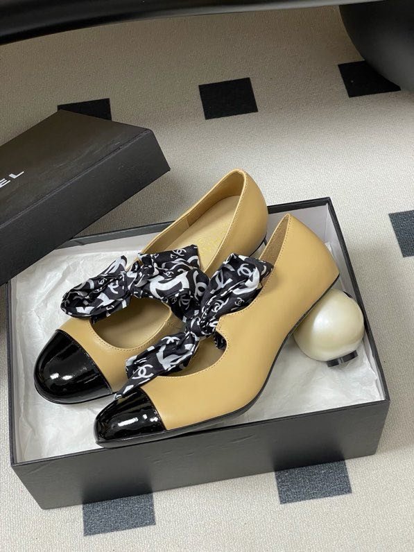 Туфли Chanel 26C на высоком жемчужном каблуке